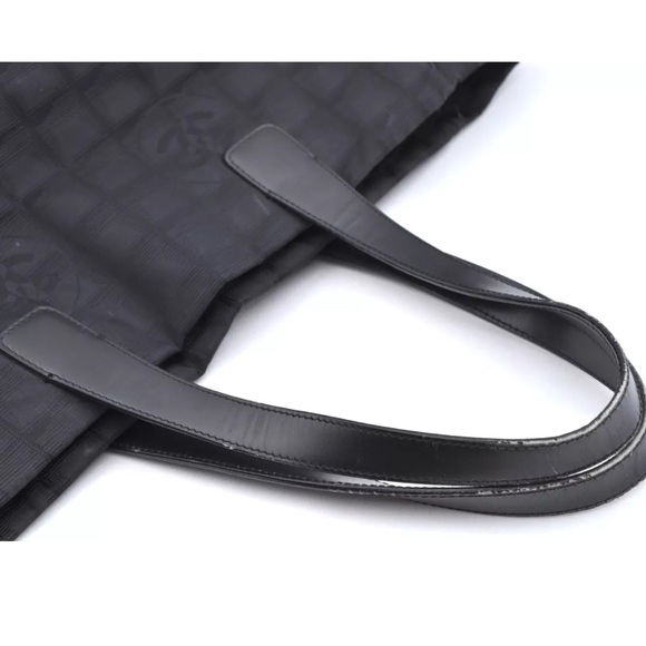 CHANEL Black Quilted Tote Bag - Picture 9 of 16